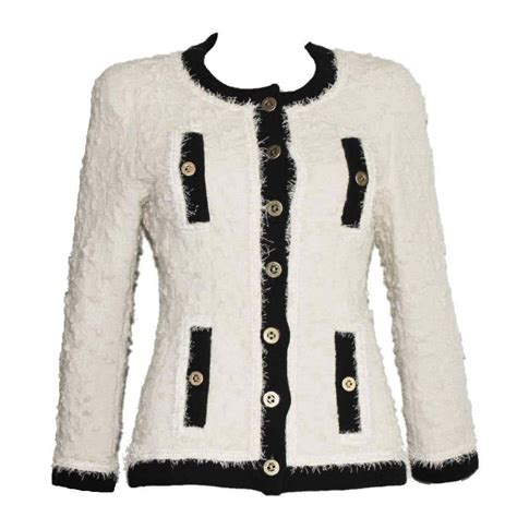 boucle jacke chanel stil